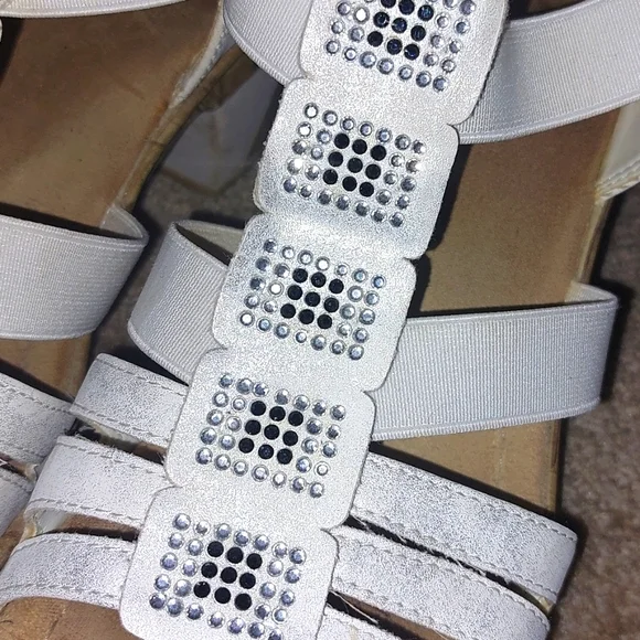 Sandals - Picture 5 of 6